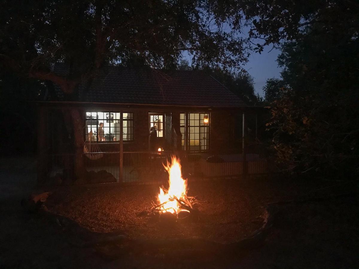 Hello Kruger Hideaway Cottage & Skilpad Studio マールロス・パーク エクステリア 写真
