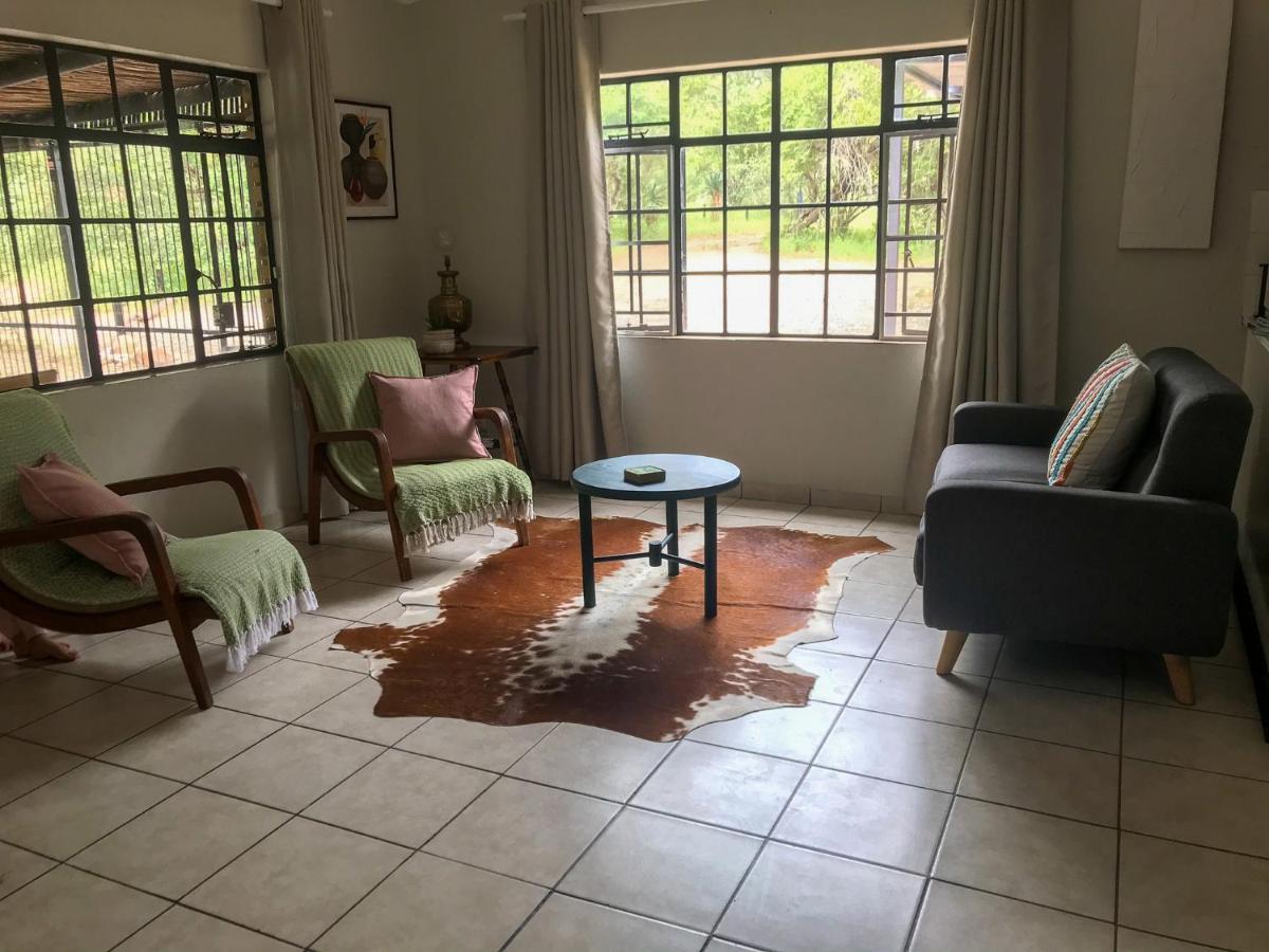 Hello Kruger Hideaway Cottage & Skilpad Studio マールロス・パーク エクステリア 写真