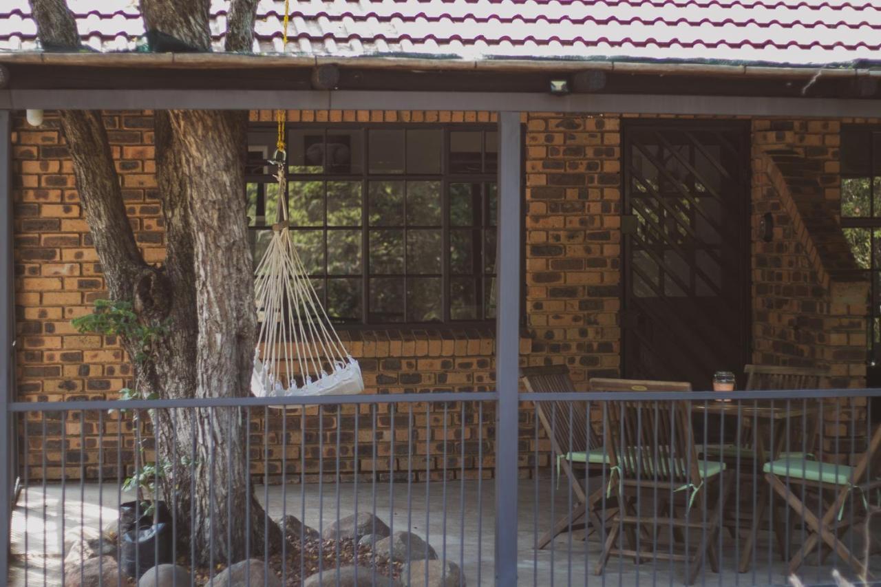 Hello Kruger Hideaway Cottage & Skilpad Studio マールロス・パーク エクステリア 写真