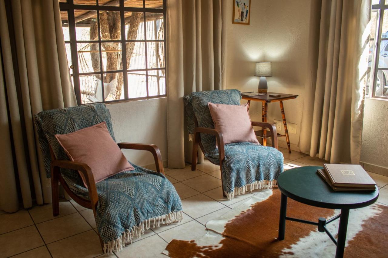 Hello Kruger Hideaway Cottage & Skilpad Studio マールロス・パーク エクステリア 写真