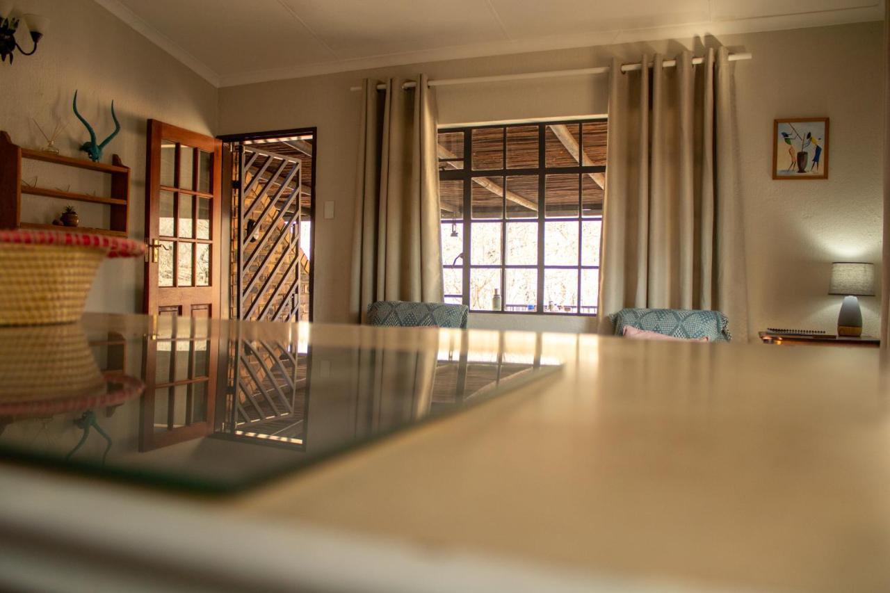 Hello Kruger Hideaway Cottage & Skilpad Studio マールロス・パーク エクステリア 写真