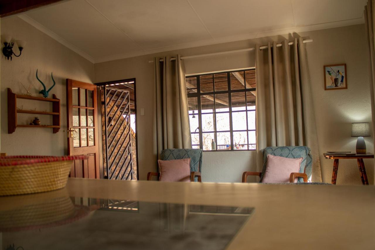 Hello Kruger Hideaway Cottage & Skilpad Studio マールロス・パーク エクステリア 写真