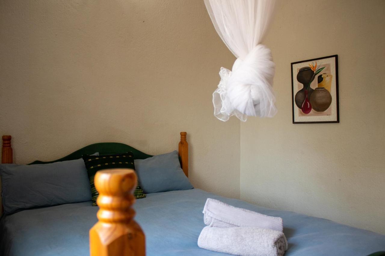 Hello Kruger Hideaway Cottage & Skilpad Studio マールロス・パーク エクステリア 写真